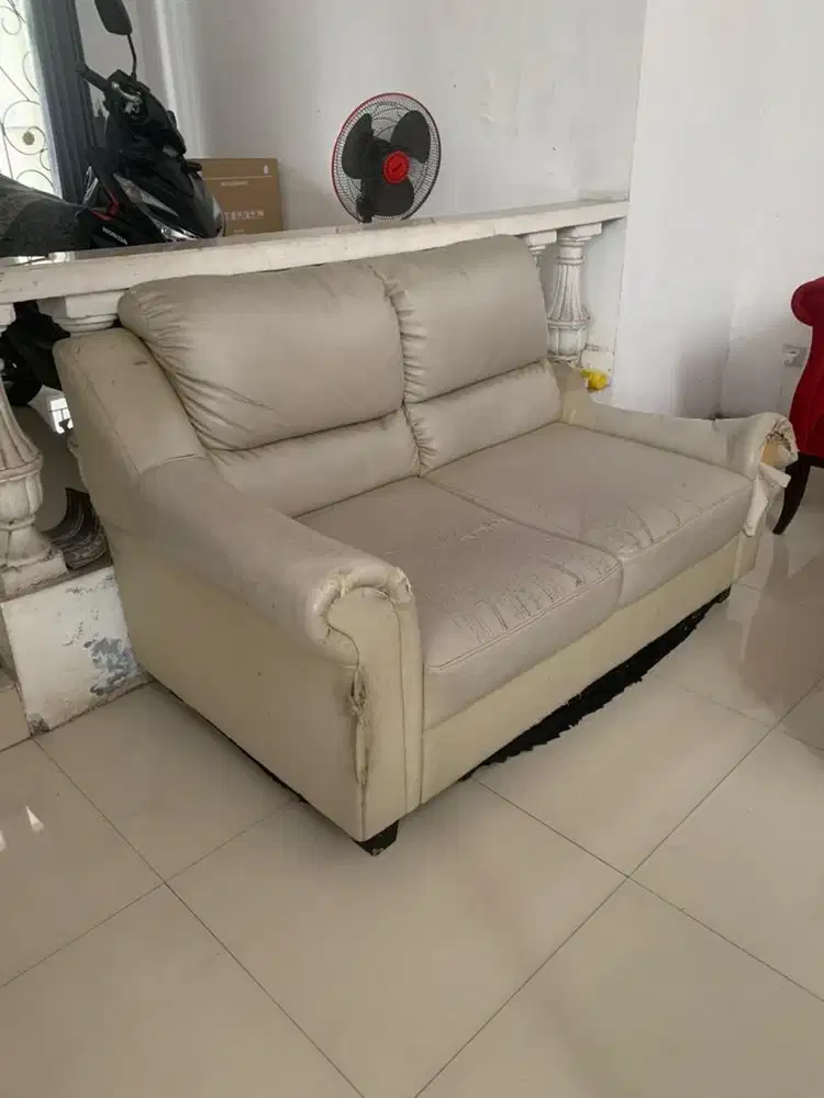 Sofa Cream Second Nego