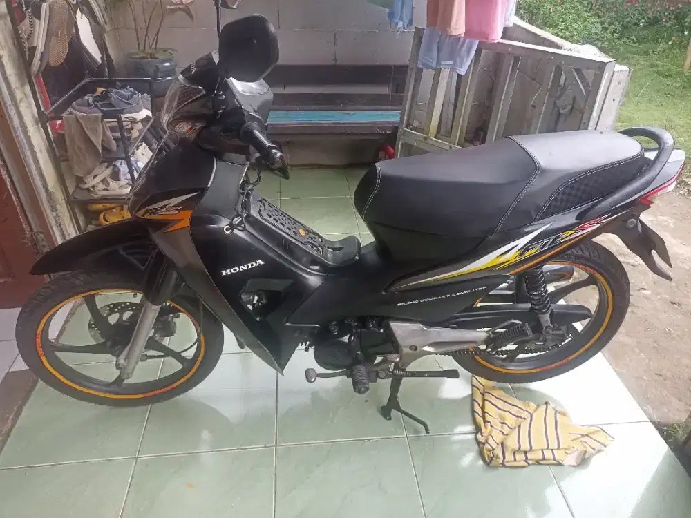 Fit s Pajak ON mulus terawat Original