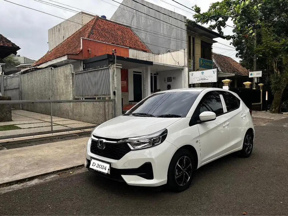 Low km Brio E AT 2024 putih plat D Bensin Bandung