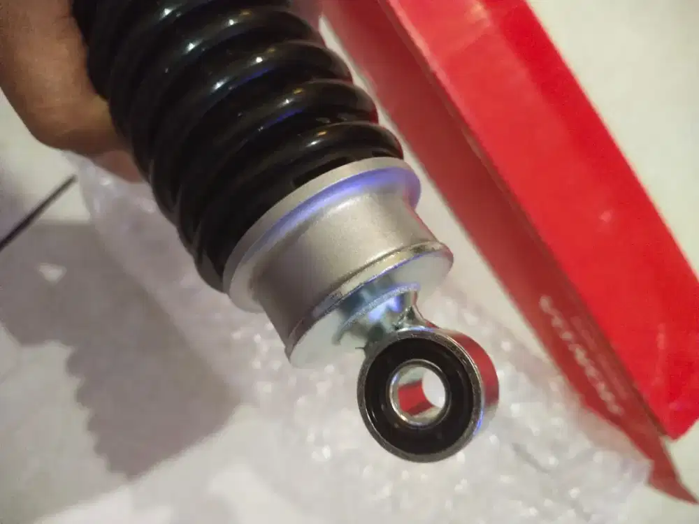 100% Shockbreaker Belakang Honda Matic Vario 125 atau 150 Original