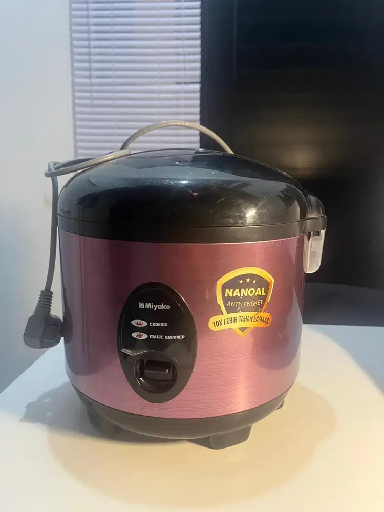 Rice Cooker Miyako (Magic Com)
