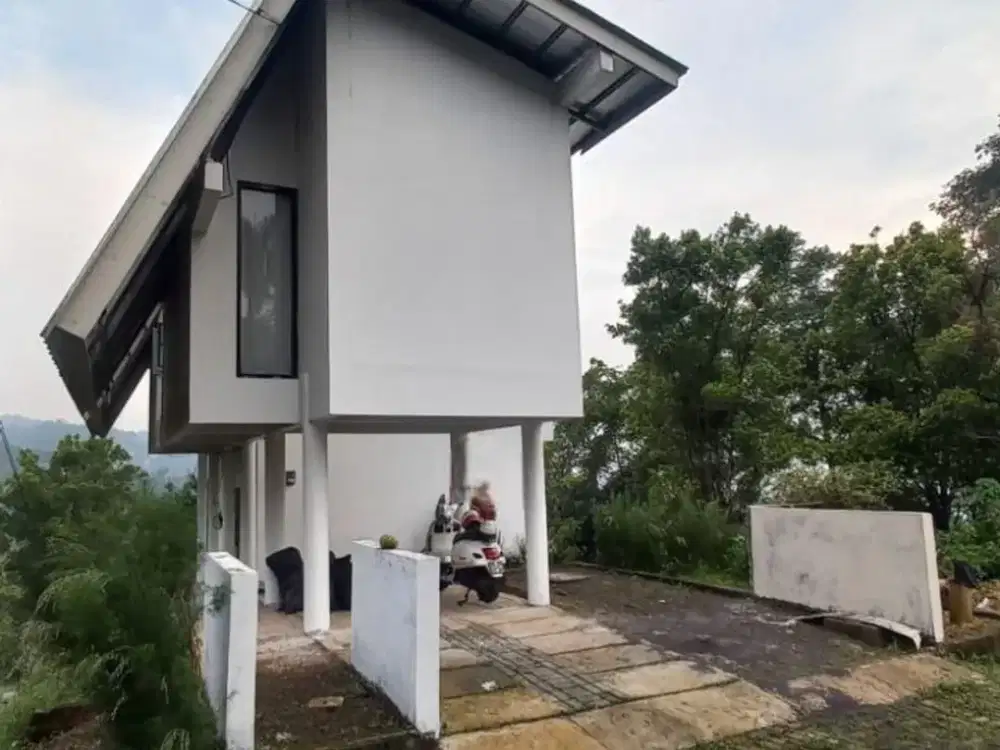 MURAH ! RUMAH RASA VILLA DENGAN LINGKUNGAN ASRI DAN NYAMAN DI SINDANGLAYA BANDUNG