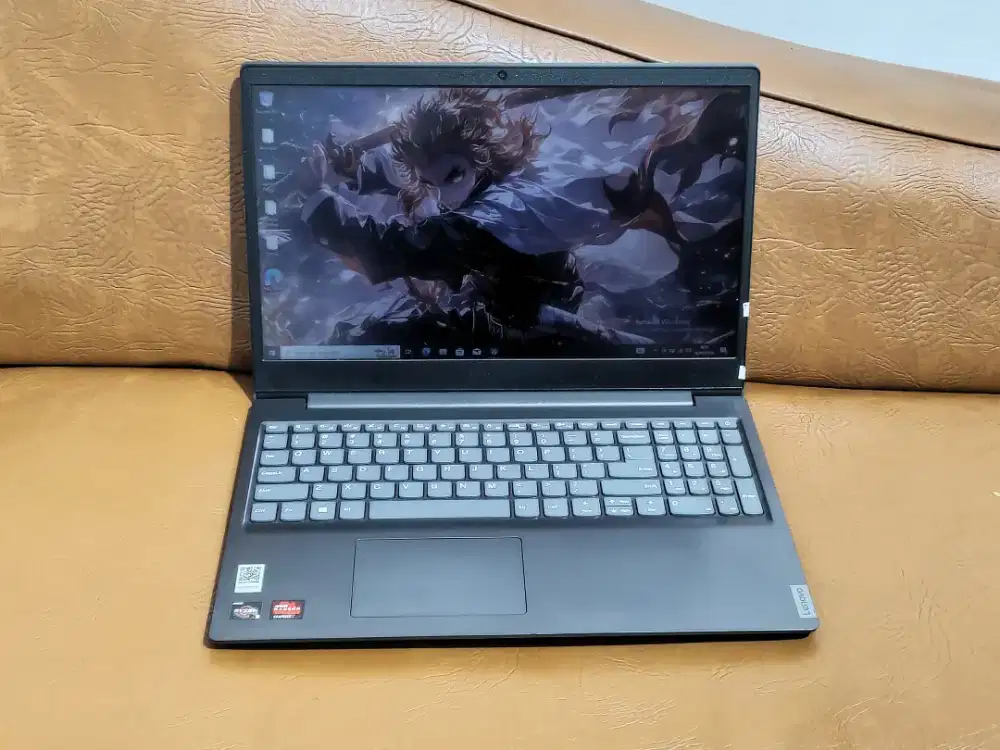 LAPTOP LENOVO  V15 RYZEN 3 RAM 8GB SSD 128GB MULUS SIAP PAKAI
