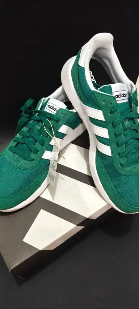 Sepatu Adidas Pria 42 Baru