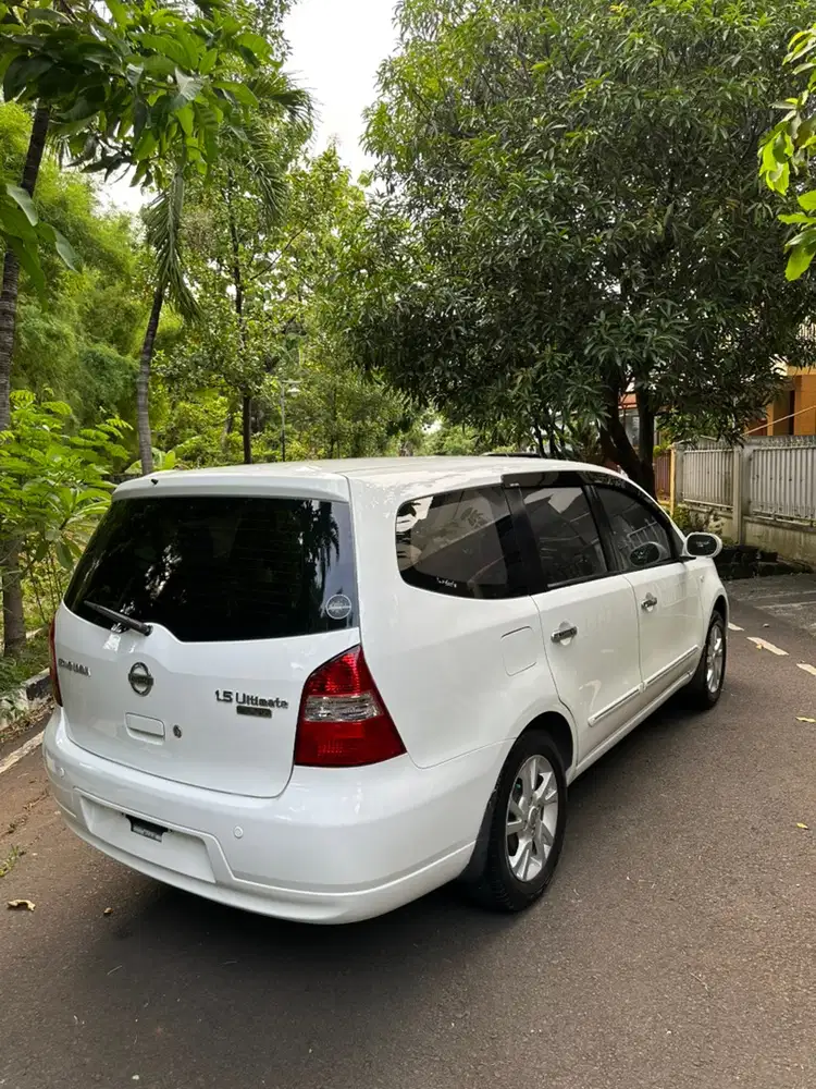 Nissan Grand livina 2011 Bensin