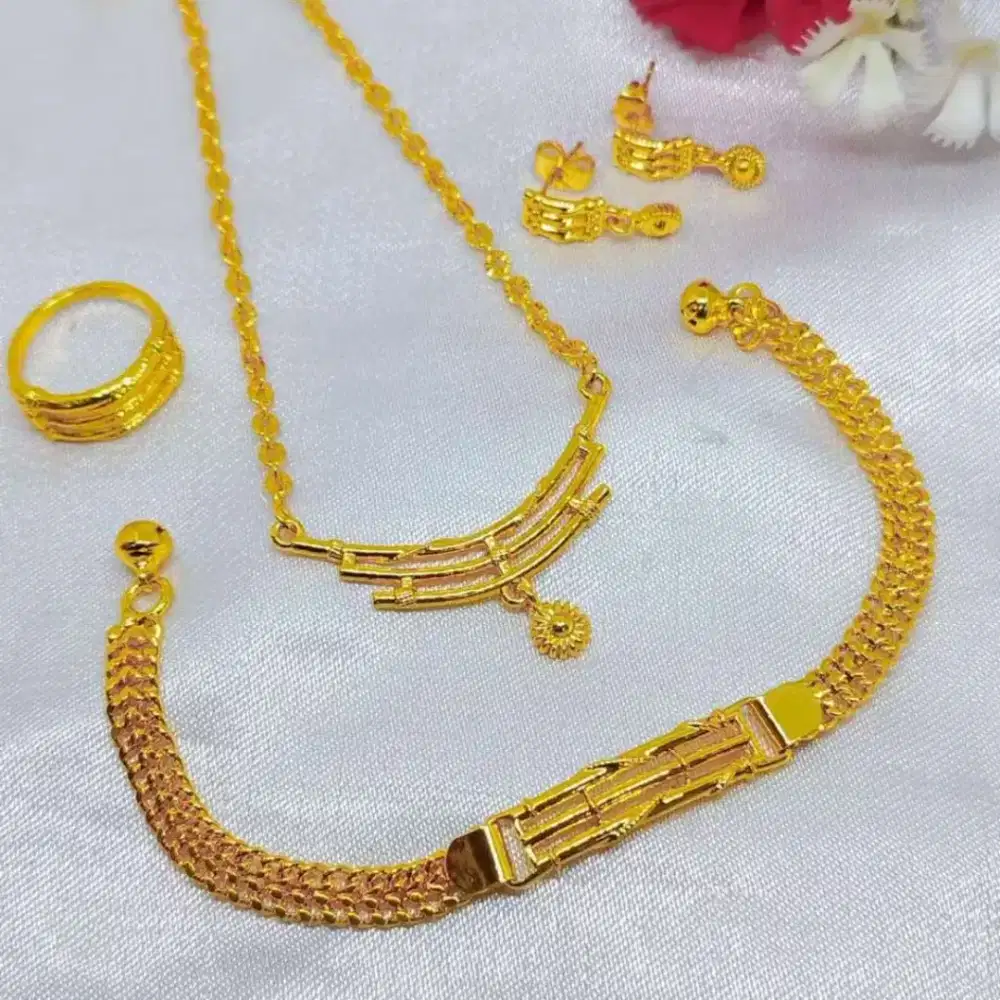 Dijual perhiasan titanium no karat y smpe brthun2 awet