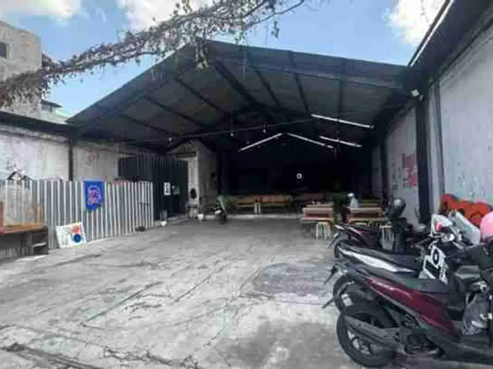 GUDANG PINGGIR JALAN RAYA