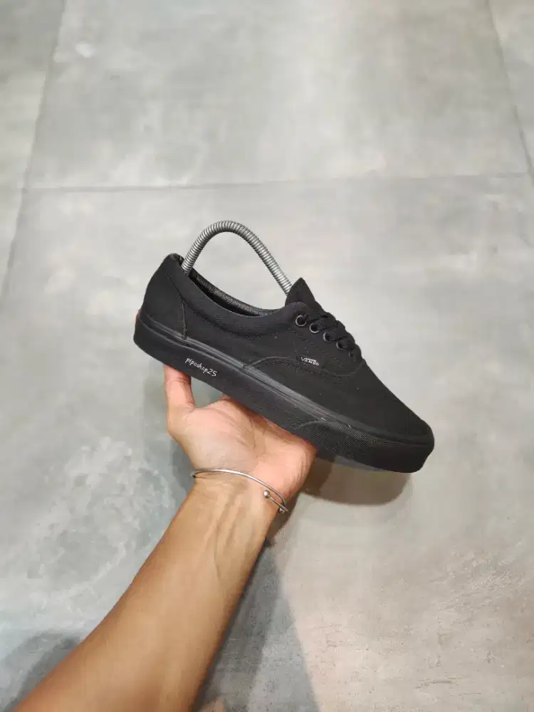 Vans Era Black. Size 39 insol 25
