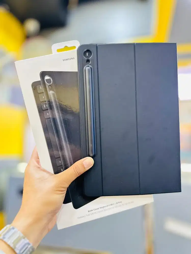 Samsung Book Cover Keyboard Slim Tab S10 FE, S9 & S9 FE