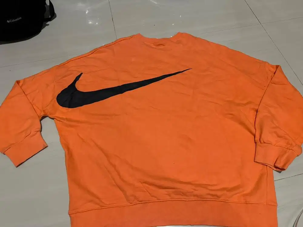 CREW NECK NIKE SIZE L WARNA ORANGE