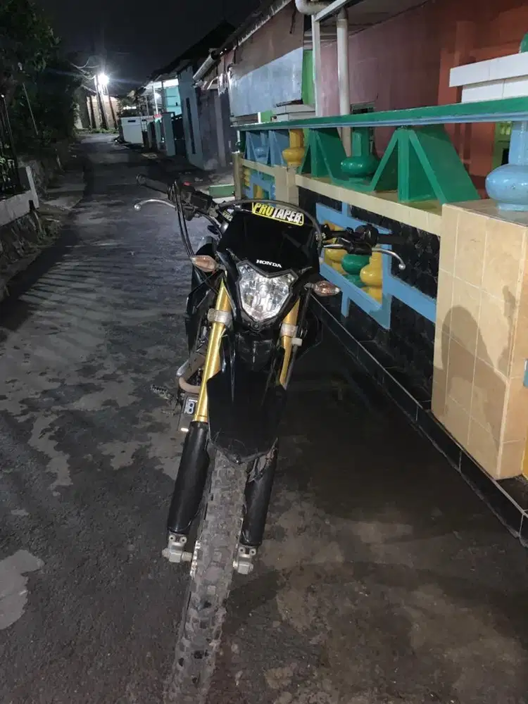 Crf 150 L 2022 Hitam