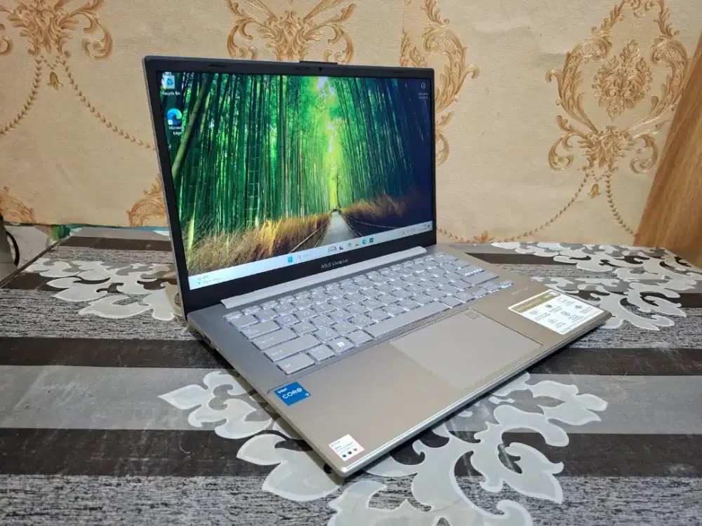 Laptop asus VIVABOOK GO..