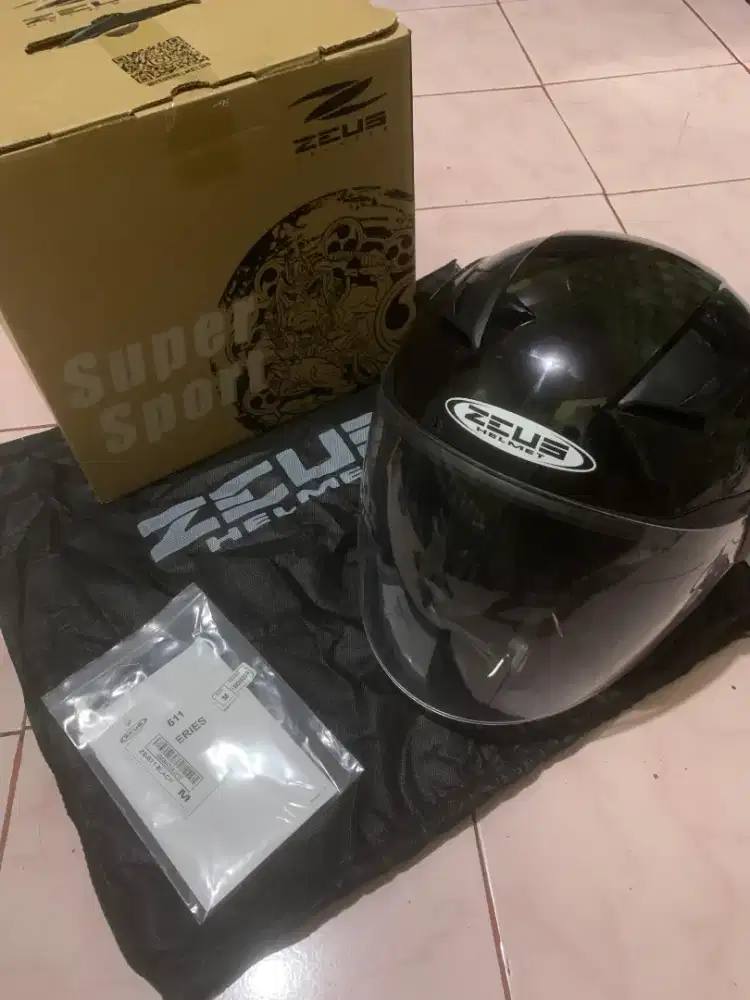 Helm Zeus zs 611