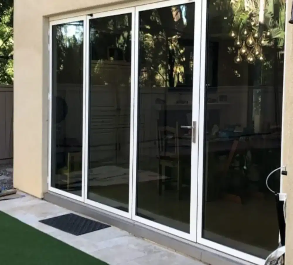 Pasang kaca film gedung