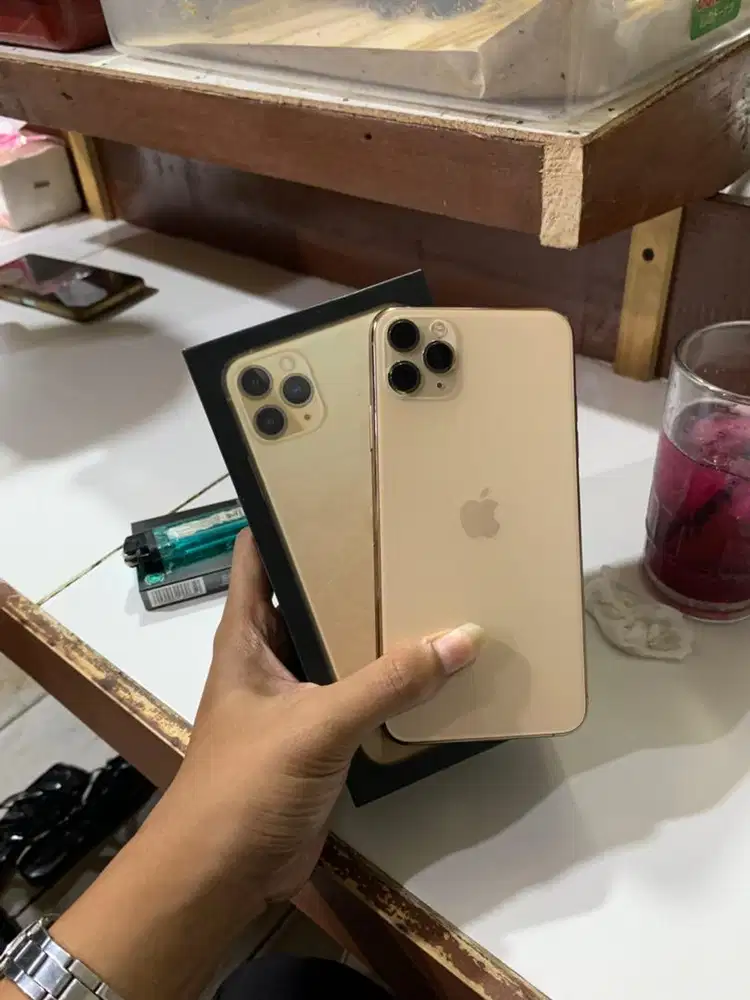 iPhone 11 Pro Max Gold 64 Gb