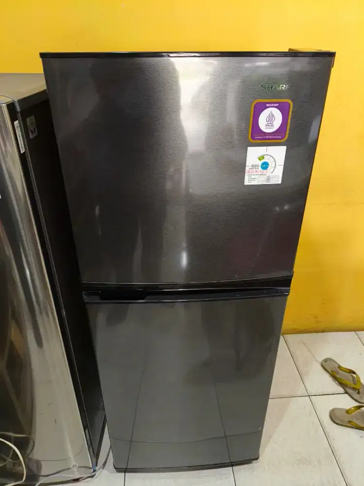 Unit kulkas type 2pintu no frost merk sharp