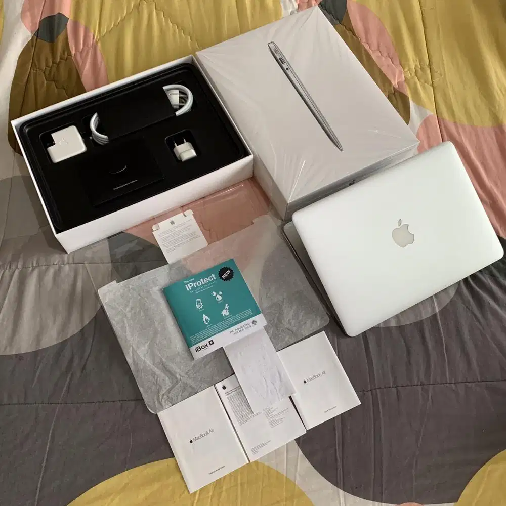 Macbook Air 13 ibox 2017 beli 2019 like New Parah