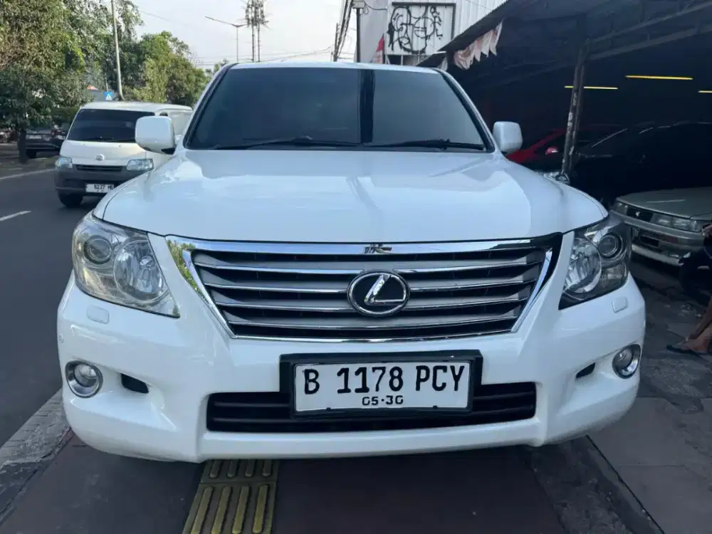 Lexus LX570 th 2008 AT km 70rb Service record
