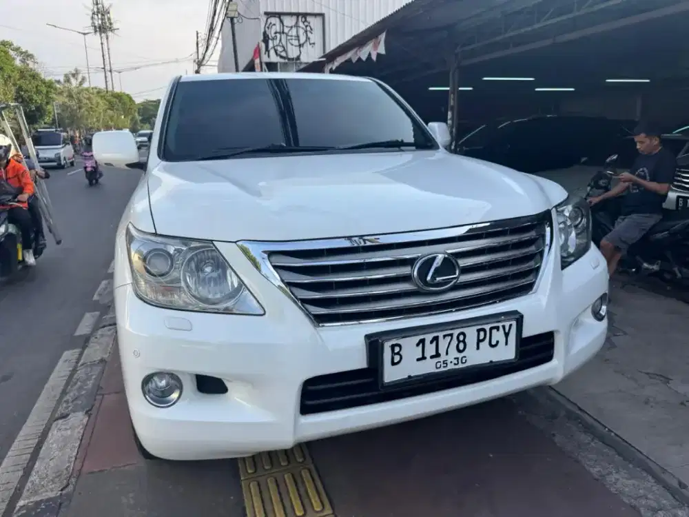 Lexus LX570 th 2008 AT km 70rb Service record