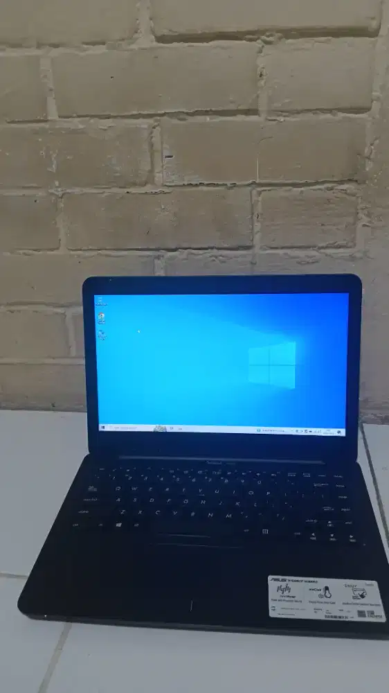 Asus Vivobook E402Y slim