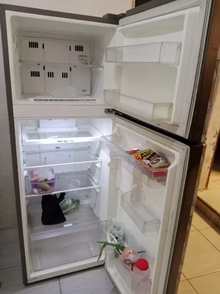 Jual kulkas 2 pintu normal no kendala merk LG INVERTER