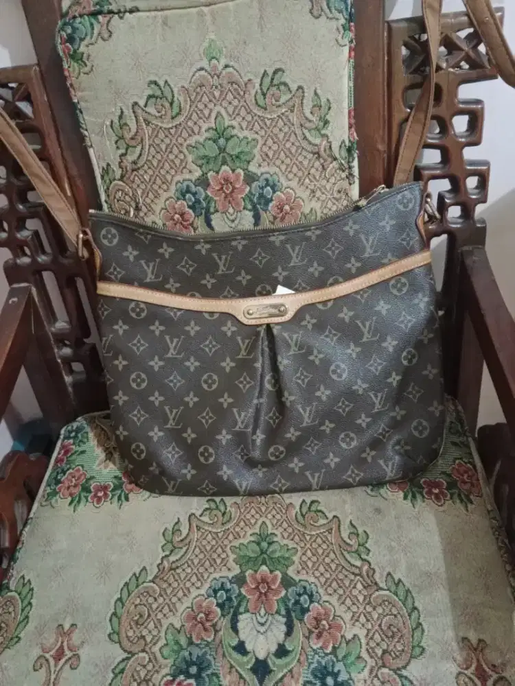 Tas selempang wanita