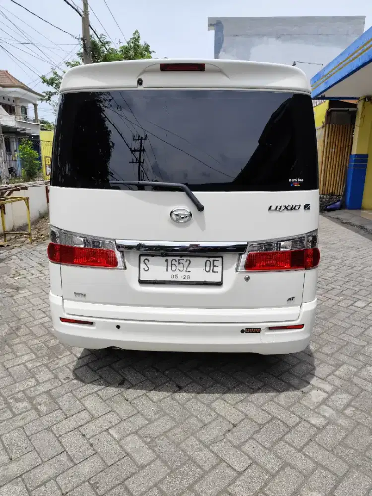 Daihatsu Luxio AT 2017