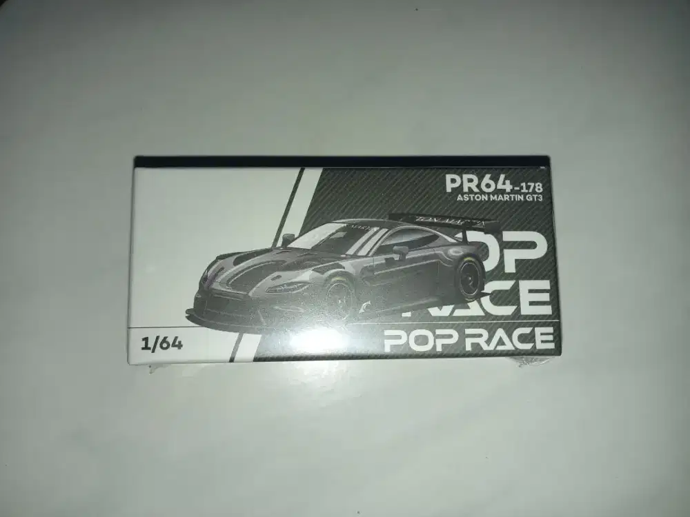 Pop race Aston Martin gt3 carbon