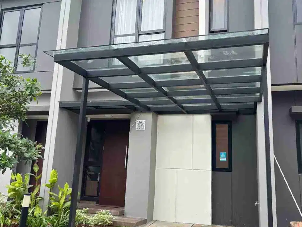 Disewakan Rumah 2 Lantai Full Furnished Di Sumarecon Crown Gading