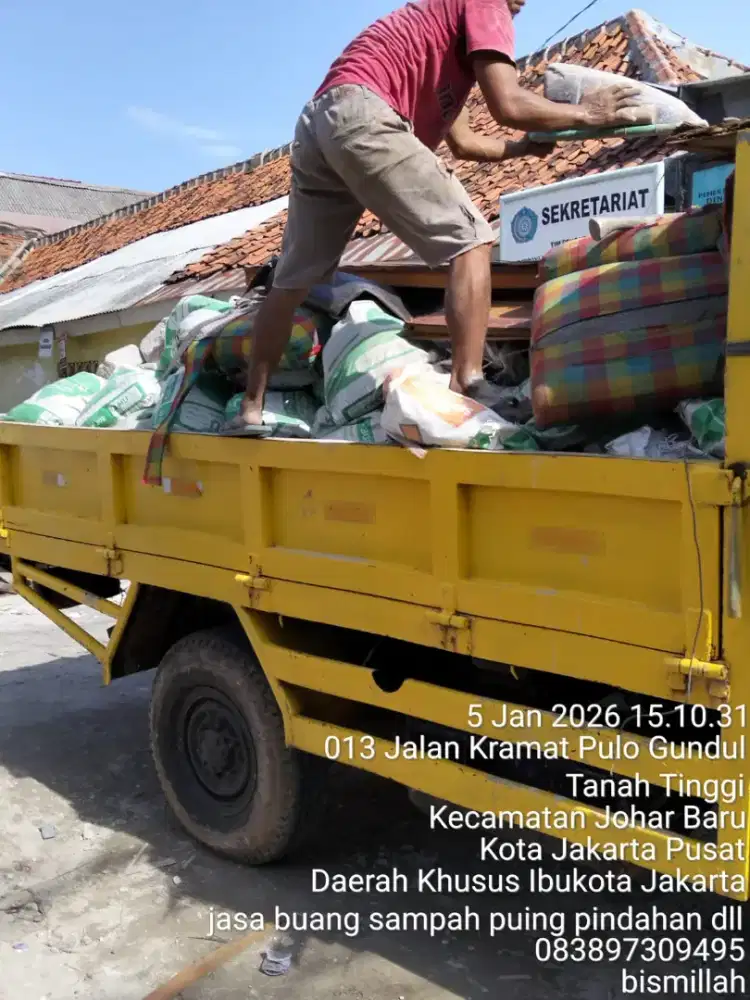 Jasa buang puing dan buang sampah