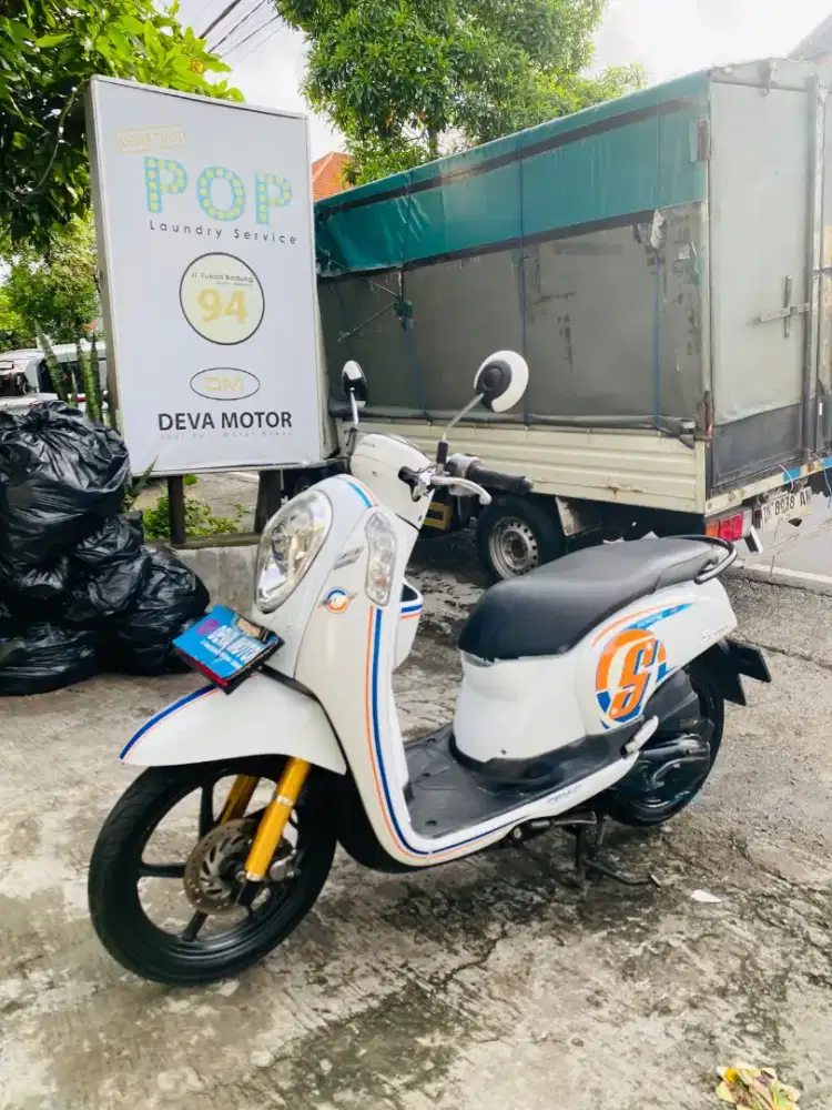Scoopy 2015 putih ISS esp Deva motor