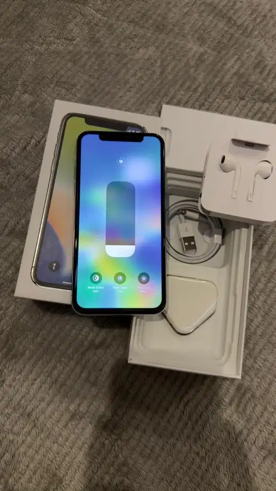 Iphone X silver 256GB Mulus Lengkap Terdaftar