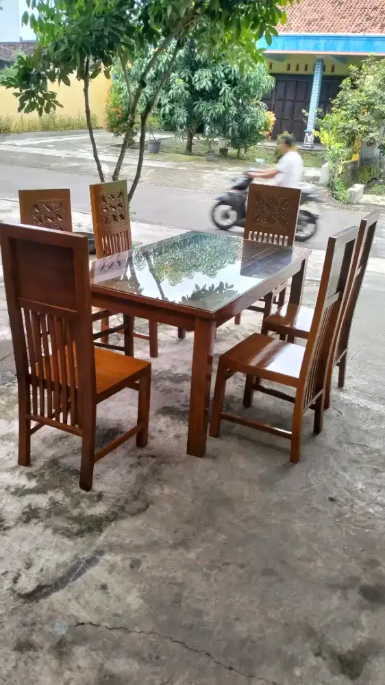 Kursi makan kayu jati