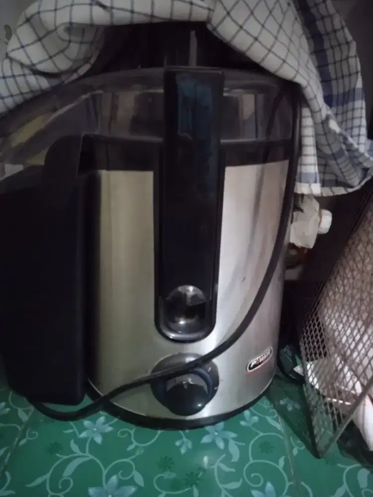 Grand power juicer