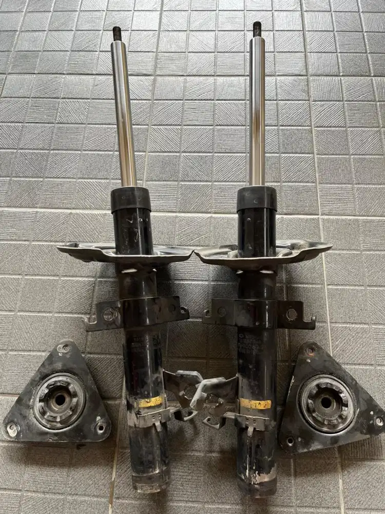 Shockbreaker Depan Xtrail T32 dan Support