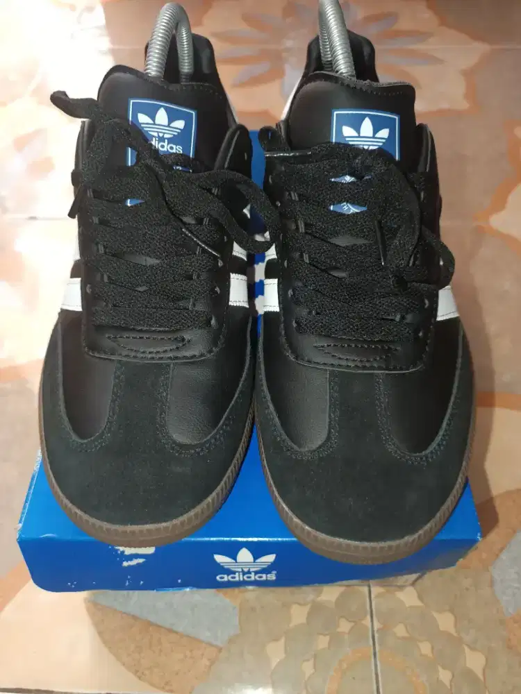 FS ADIDAS SAMBA VEGAN SIZE 42
