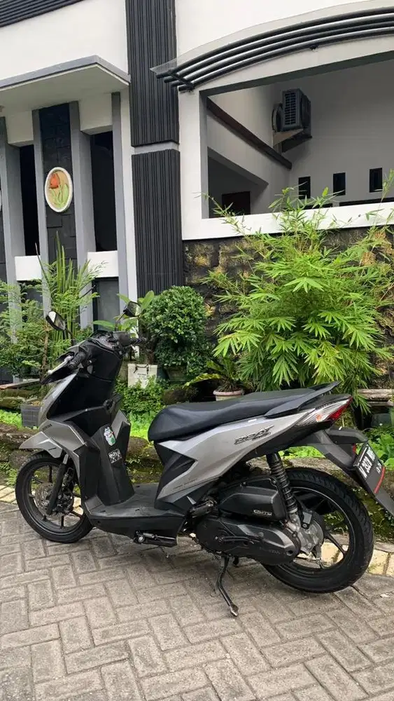 BEAT DELUXE 2021 SILVER ISS TIPE TERTINGGI LENGKAP HIDUP KM RENDAH