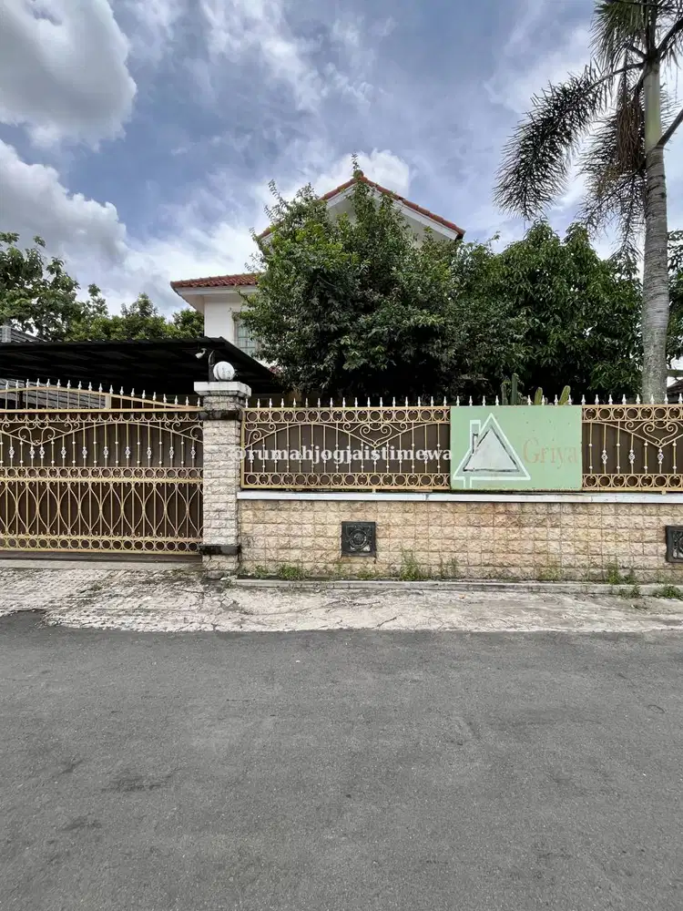 Rumah Luas View Sawah di Condongcatur Utara UPN Dekat Pakuwon Mall