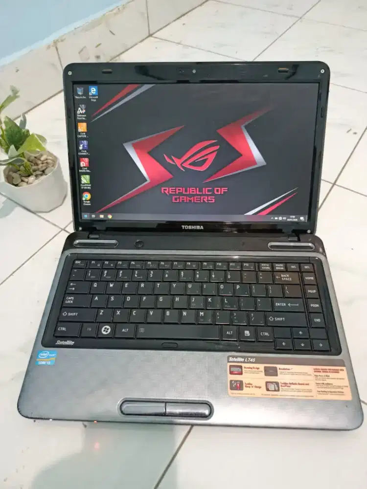 Laptop Toshiba intel core i3 editing game no minus