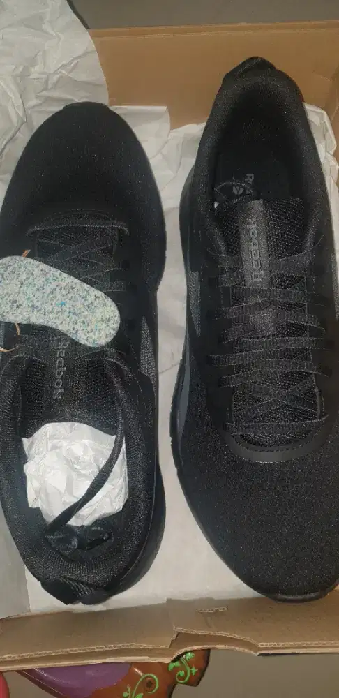 Sepatu Hitam Pria Olah Raga