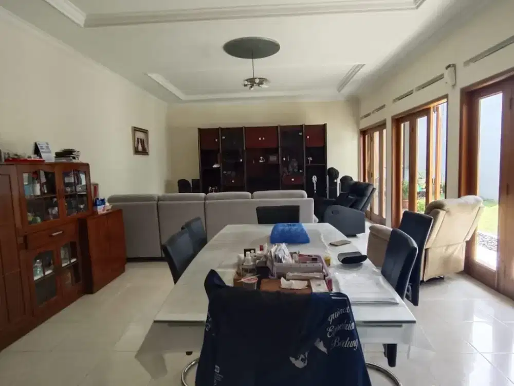 Rumah 2 Lantai Terawat di Setra Indah Utara Bandung