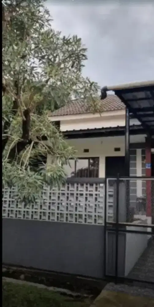Dijual Rumah Hook Asri dan Nyaman BNR