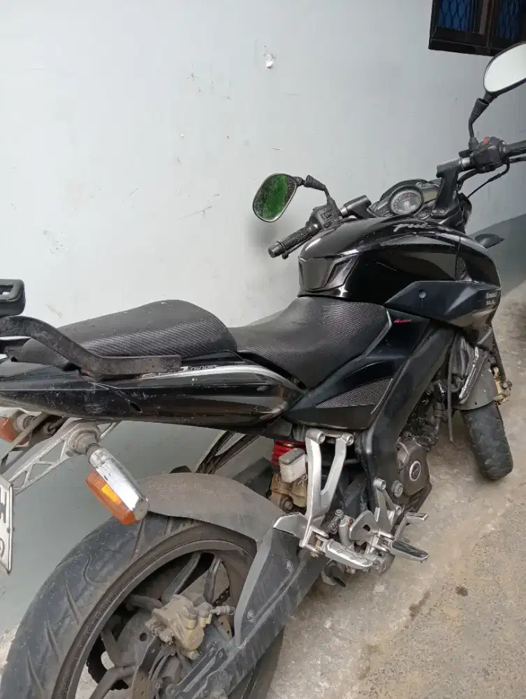 Kawasaki Pulsar NS200
