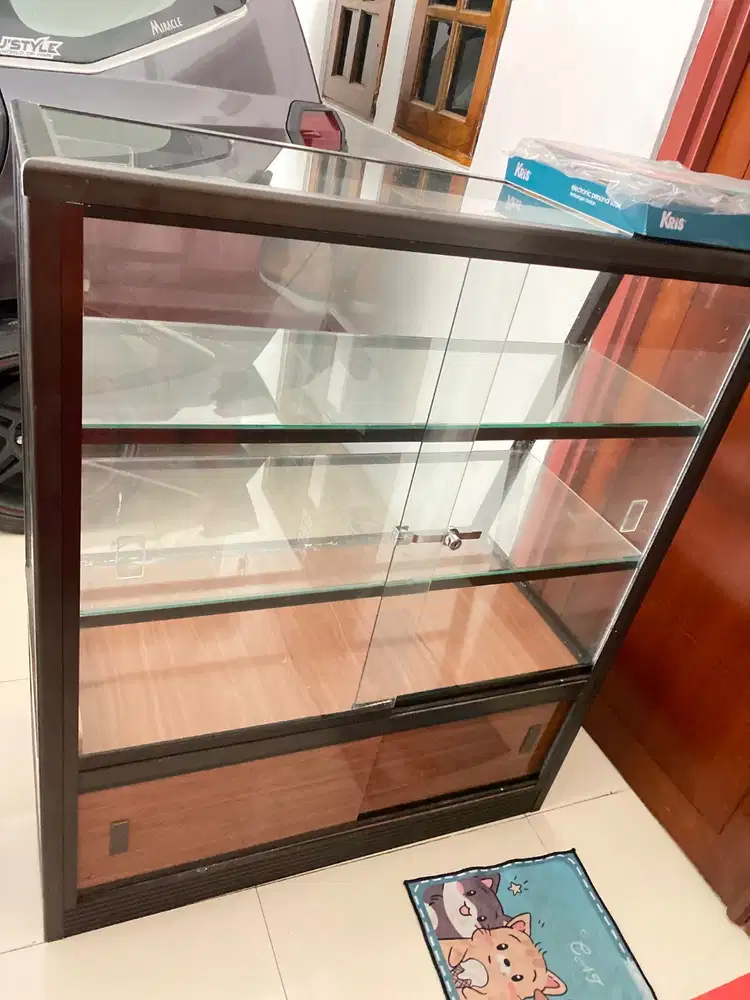 DIJUAL CEPAT ETALASE KACA ALUMUNIUM JUALAN KUE