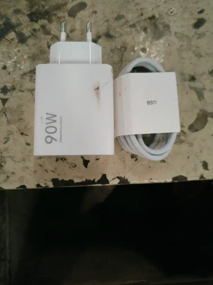 Charger bawaan Poco F7