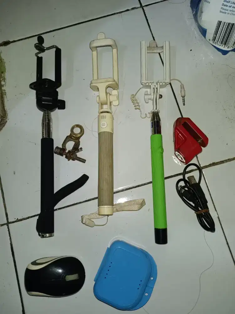 Dijual Borongan Tongsis,aquarium,boneka dan lain lain