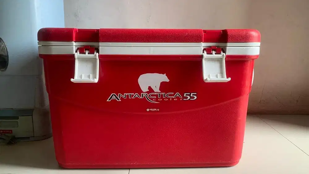 Cooler box lion star kapasitas 55liter warna merah