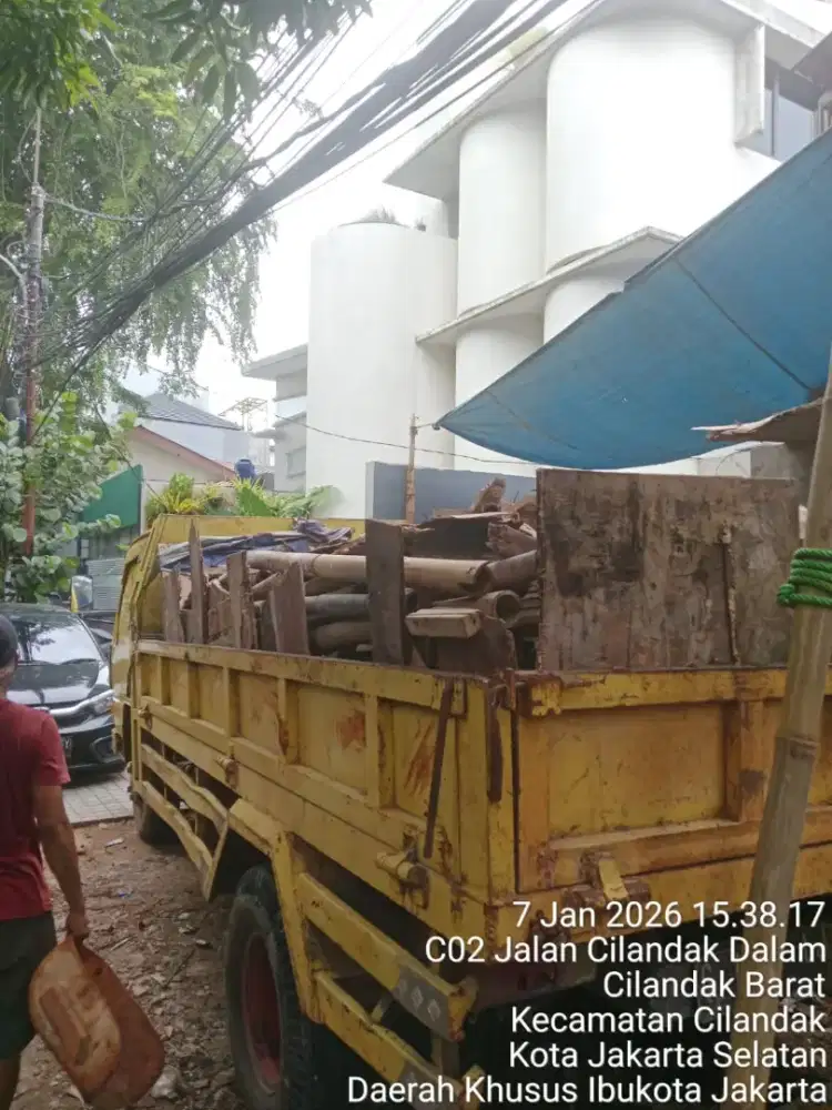 Jasa buang puing dan angkut sampah