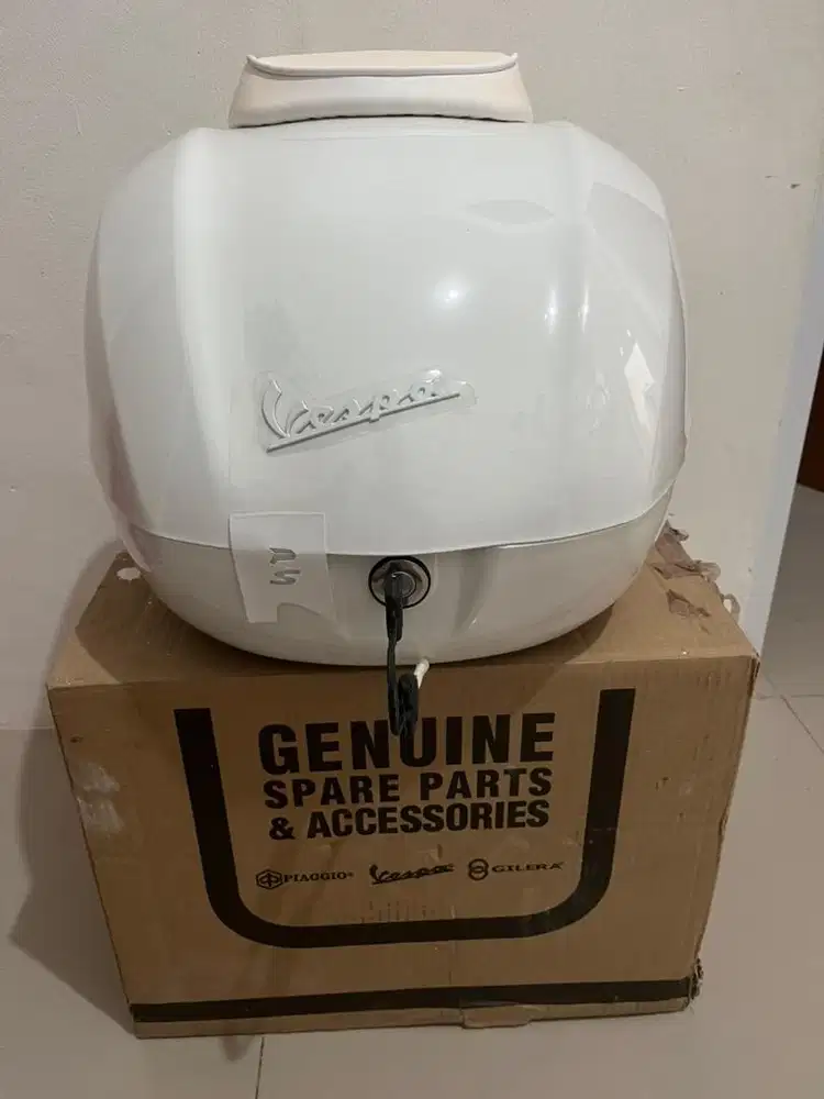 Top Box+Backrack Vespa Justin Bieber