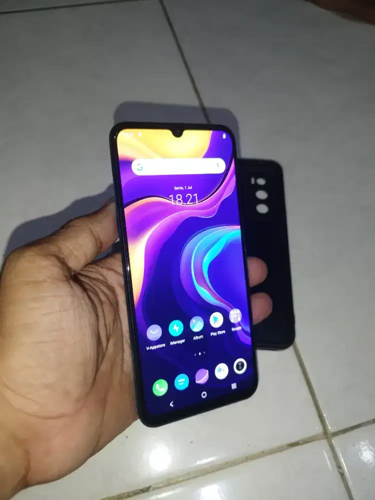 Vivo V20 Se NFC Ram 8/128 Jaringan 4G LTE Mesin Normal Jaya